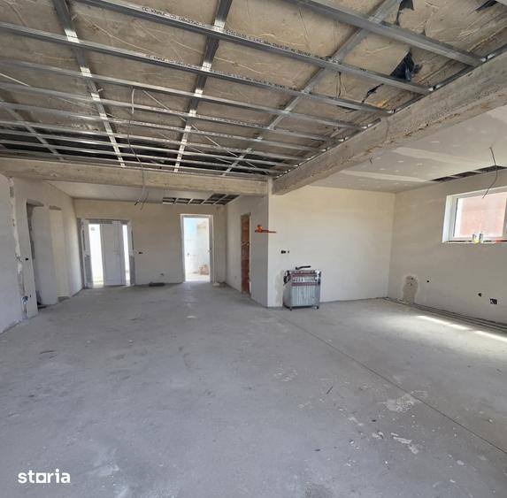 Casă cu 4 camere cu Teren 502 Mp în Nufărul