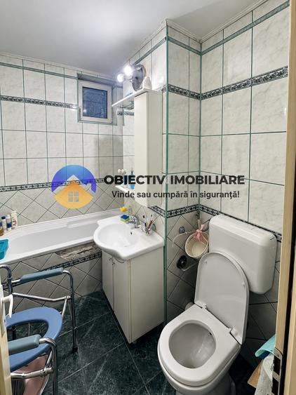 Apartament cu 3 camere decomandat, mobilat în Central