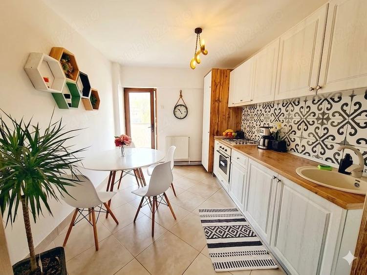Apartament cu 3 camere decomandat în Central