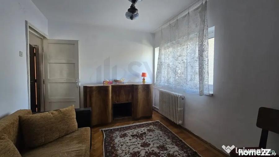 Apartament cu 3 camere semidecomandat în Națiunile Unite