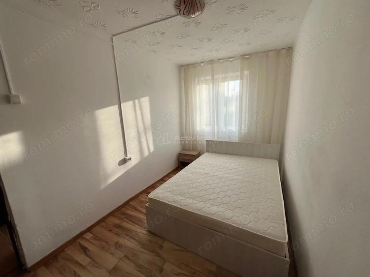 Garsonieră decomandată în Periferie