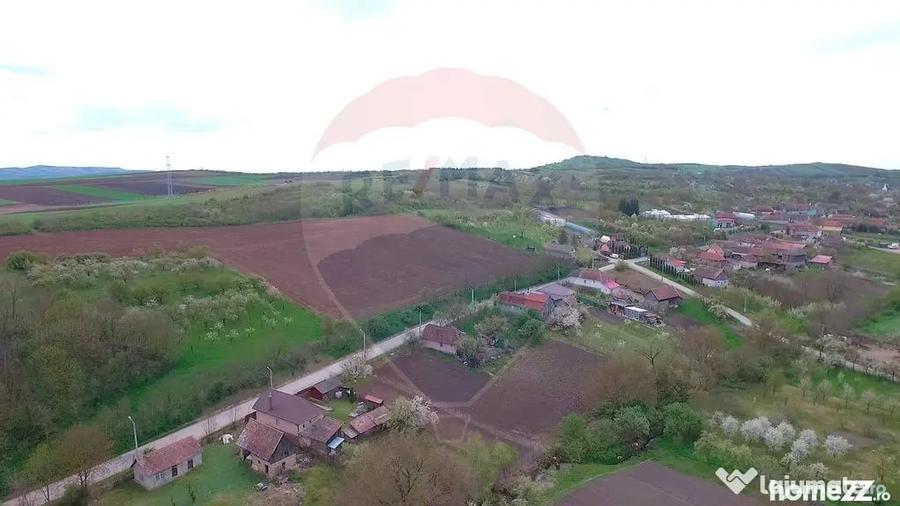 Teren de 34425 mp, în Bădeni