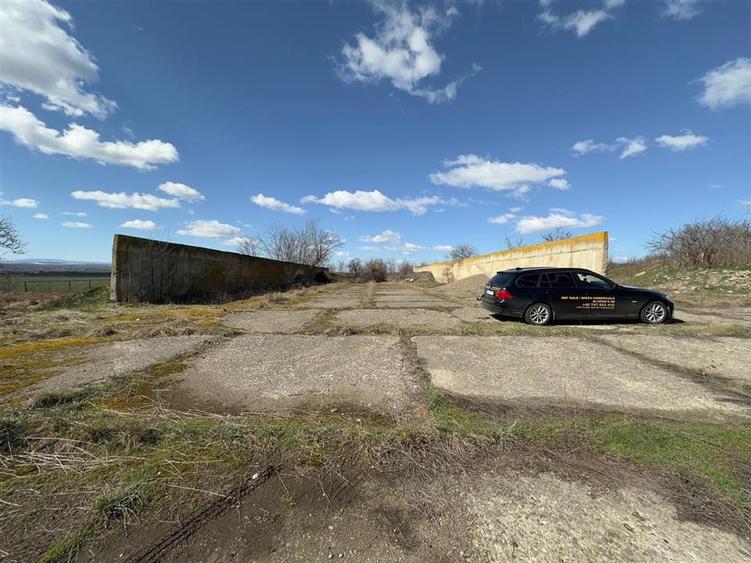 Spațiu industrial, de 8,164 mp, în Ciohorăni