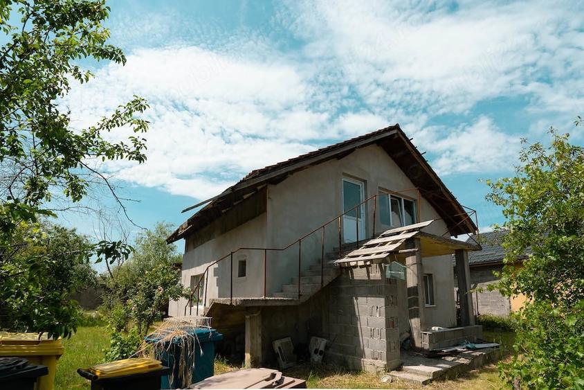 Casă cu Teren 500 Mp în Central