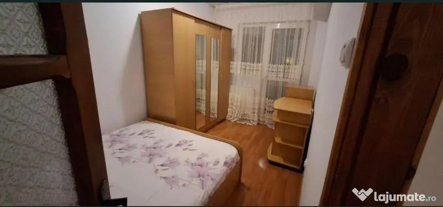 Apartament cu 3 camere decomandat în Micro 20