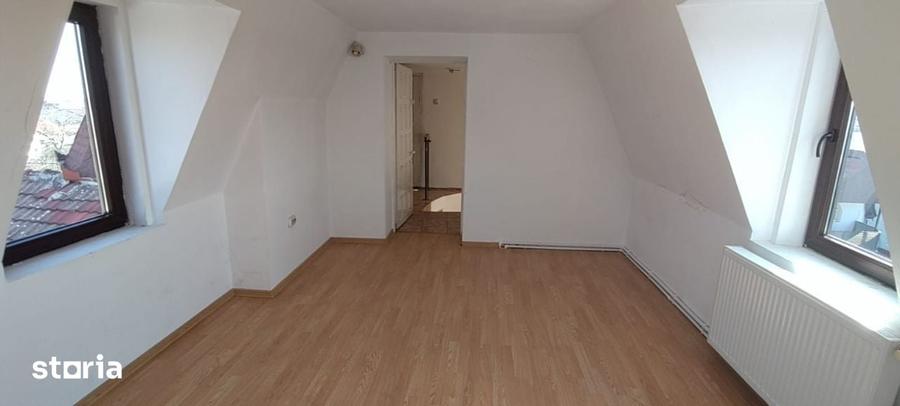 Spațiu comercial, de 319 mp, în Central