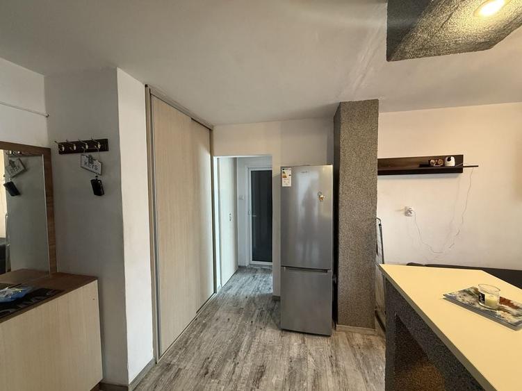 Apartament cu 2 camere decomandat în Exterior Vest