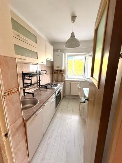 Apartament cu 2 camere decomandat în Nicolina