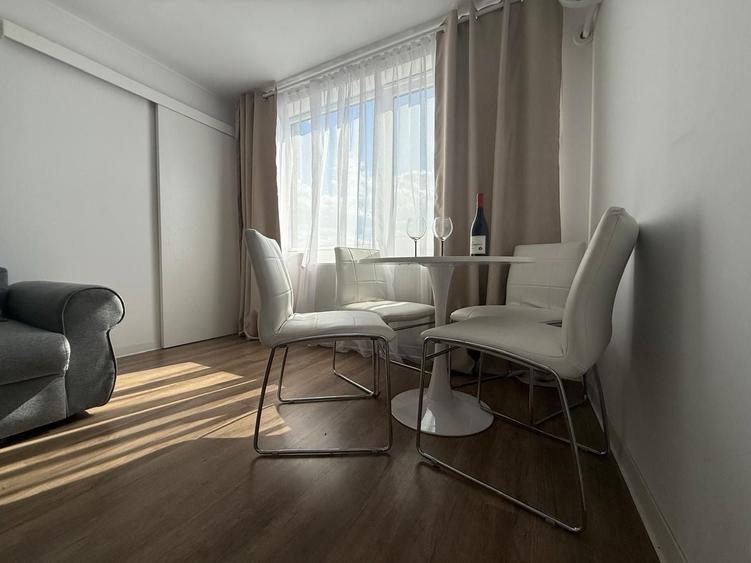 Apartament cu 3 camere semidecomandat în Viziru 1