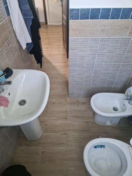 Casă cu 3 camere decomandat în Buzăiel