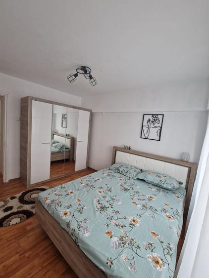 Apartament cu 3 camere decomandat în Popoveni