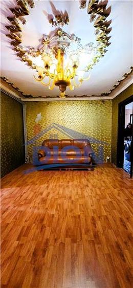 Apartament cu 3 camere decomandat în Drumul Taberei