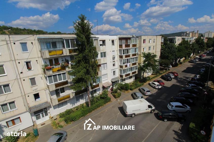 Apartament cu 2 camere decomandat în Tudor