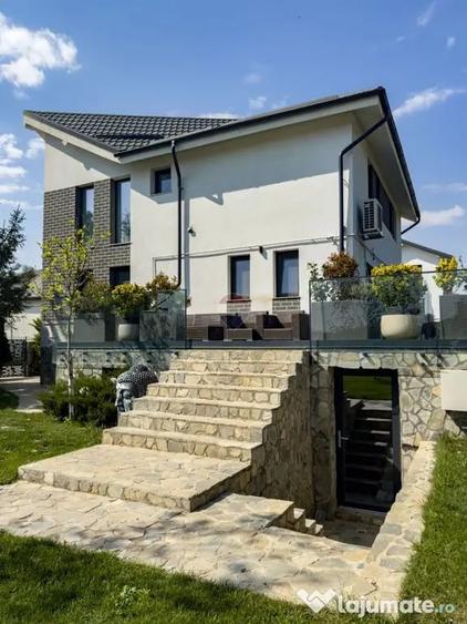 Casă cu 5 camere cu Teren 535 Mp în Snagov