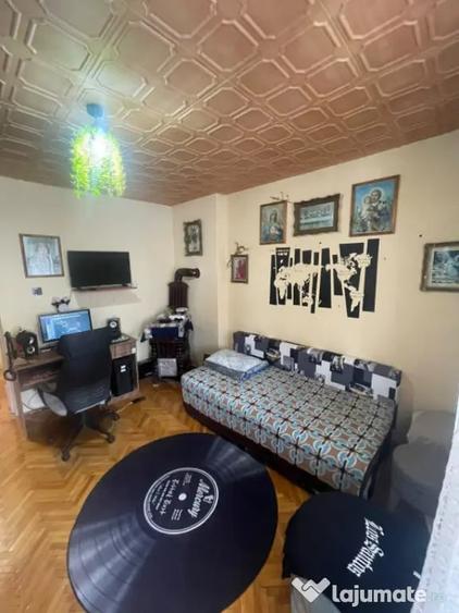 Apartament cu 2 camere semidecomandat în Central