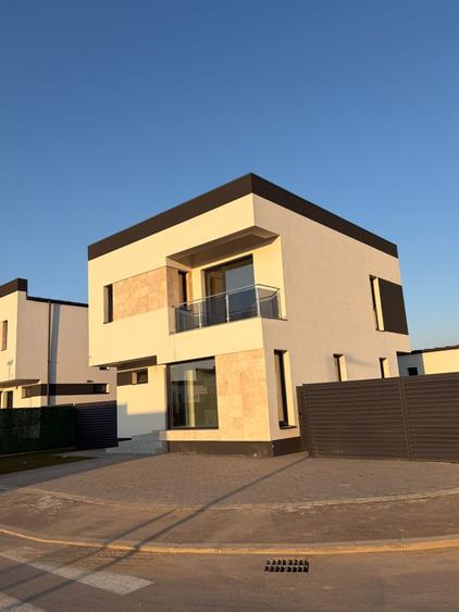Casă individuală cu 4 camere cu Teren 500 Mp în Vidra