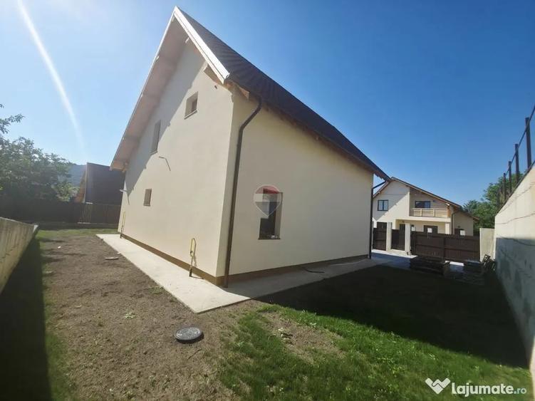 Casă cu 4 camere cu Teren 550 Mp în Calea Romanului