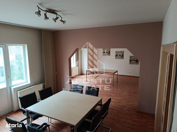 Apartament cu 4 camere în Cetății