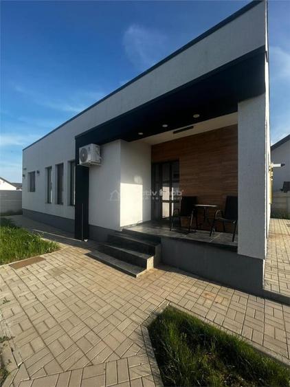 Casă cu 4 camere cu Teren 350 Mp în Central