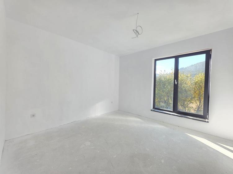 Casă individuală cu 5 camere cu Canalizare în Electroprecizia