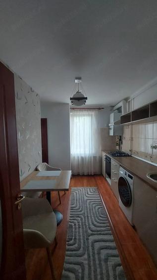 Apartament cu 3 camere decomandat în Centrul Civic