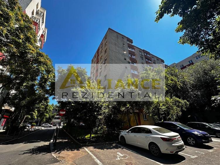Apartament cu 3 camere decomandat, mobilat în Berceni