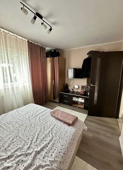 Apartament cu 4 camere semidecomandat în Rogerius