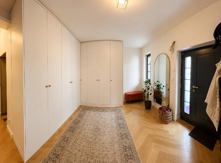 Duplex cu 5 camere cu Piscina în Iancu Nicolae