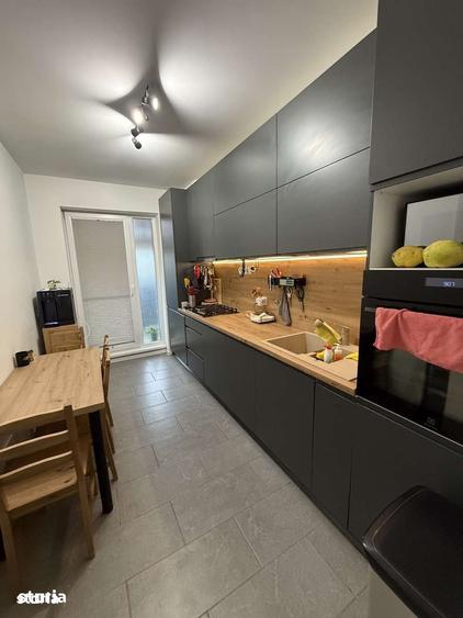 Apartament cu 4 camere în Străulești