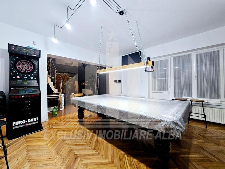 Casă individuală cu 6 camere cu Canalizare în Cetate