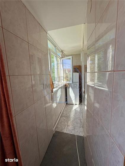 Apartament cu 3 camere decomandat în Sud