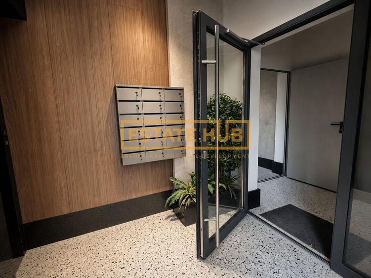 Apartament cu 3 camere semidecomandat în Mărăști