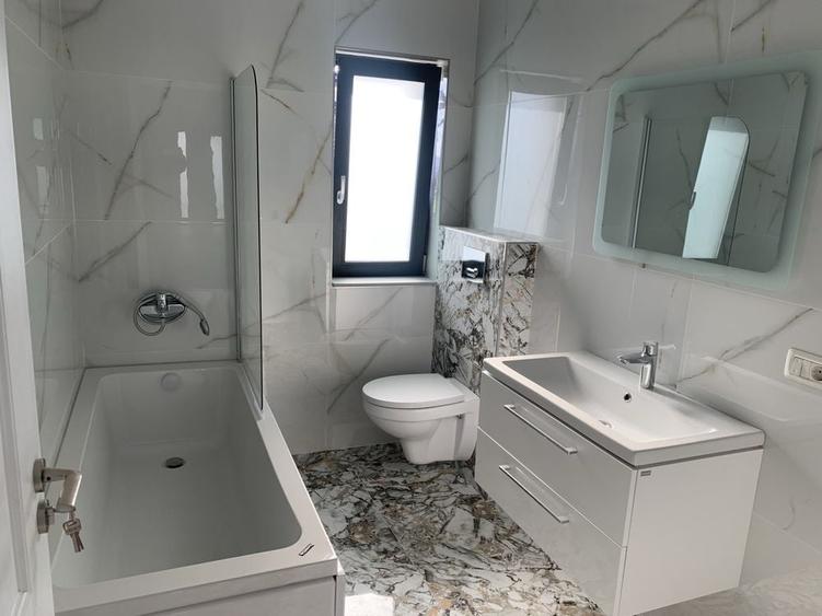 Casă cu 4 camere cu Teren 700 Mp în Valea Adâncă