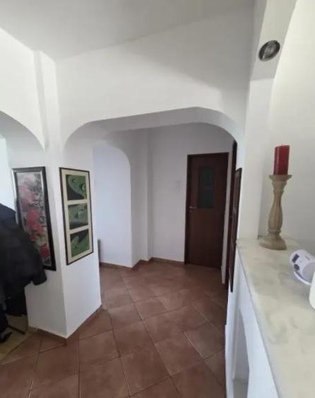 Apartament cu 3 camere decomandat în Centrul Civic