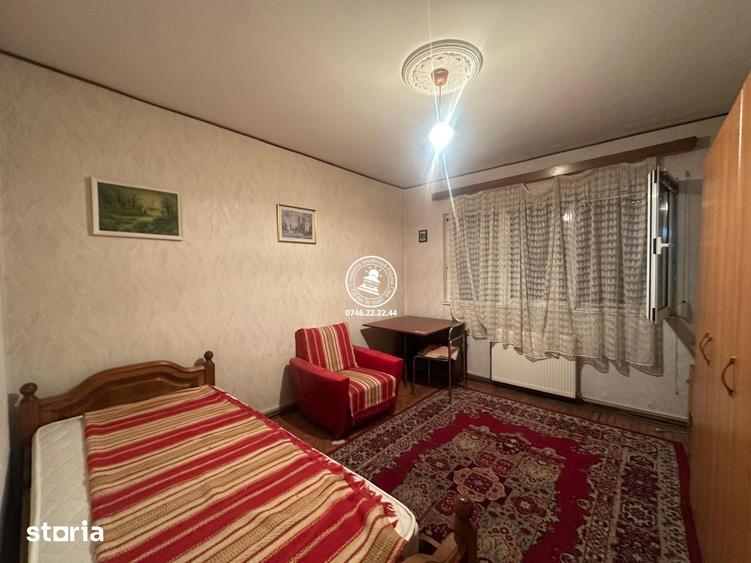Apartament cu 3 camere decomandat în Piața Unirii