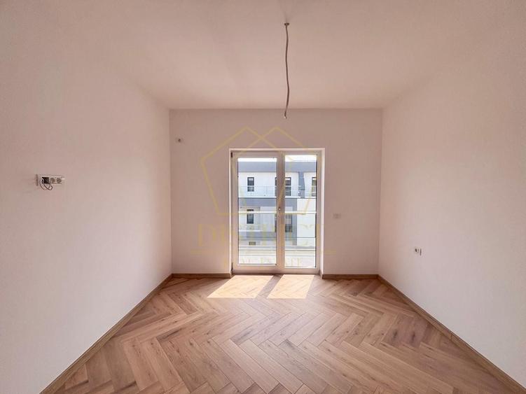 Apartament cu 3 camere decomandat în Torontalului