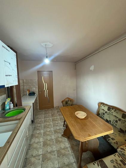 Apartament cu 4 camere de vanzare - 3