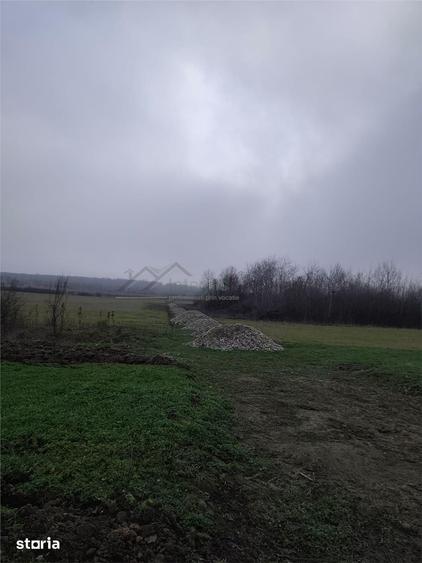 Teren de 1900 mp, în Sânmartin