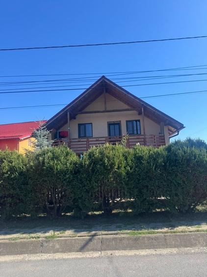 Casă cu 3 camere în Zăbala
