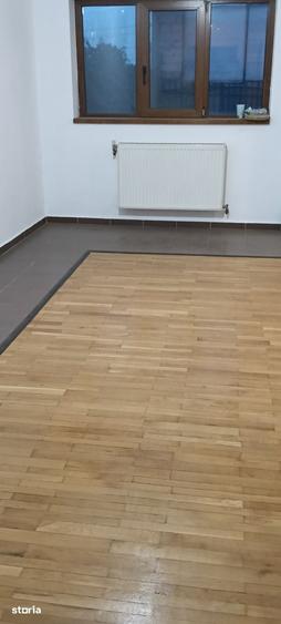 Casă cu 5 camere decomandat cu Teren 120 Mp în Rahova