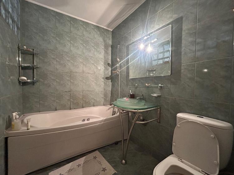 Apartament cu 3 camere în Calea Călărașilor