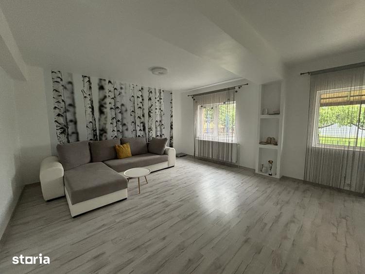 Casă cu 6 camere cu Teren 900 Mp în Jucu