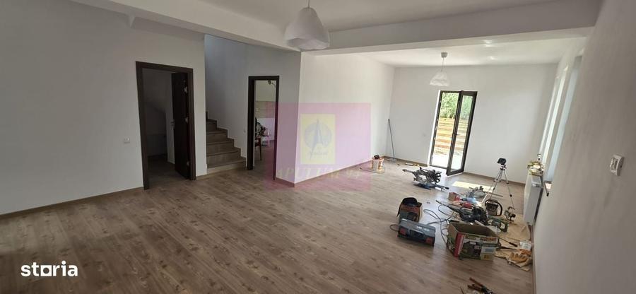 Vila cu 4 camere de vanzare in Brebu - 10