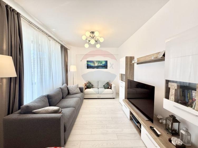 Apartament cu 3 camere decomandat, mobilat în Pipera