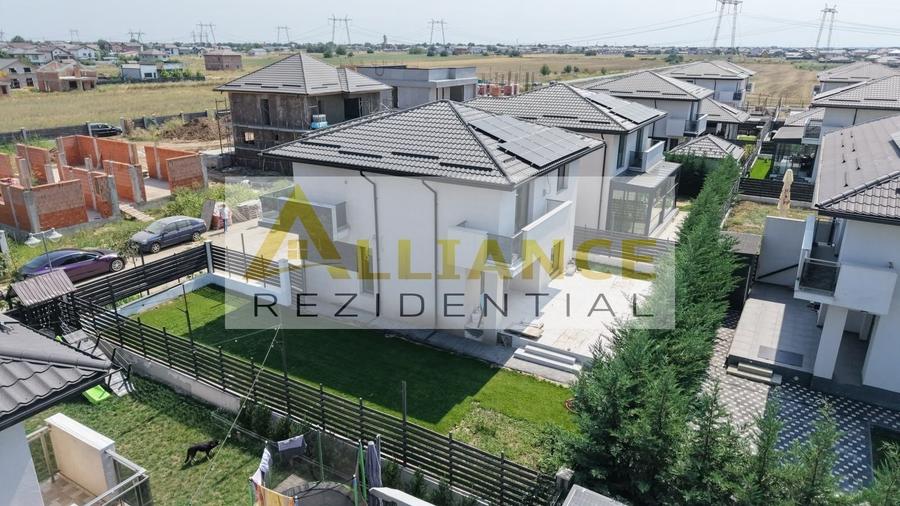 Casă individuală cu 4 camere cu Canalizare în Berceni