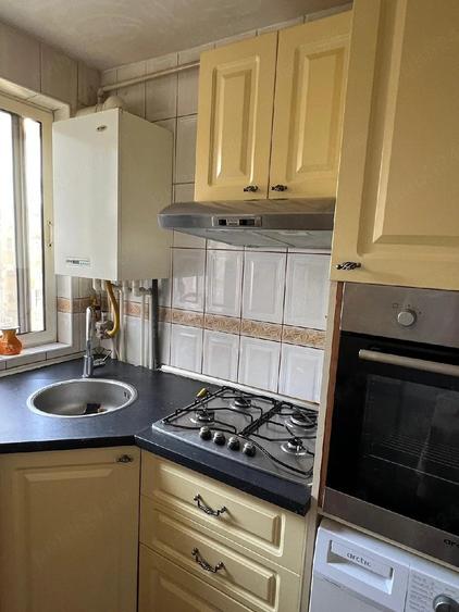 Apartament cu 3 camere semidecomandat în Ferentari