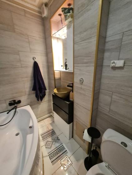 Garsonieră decomandată în Central