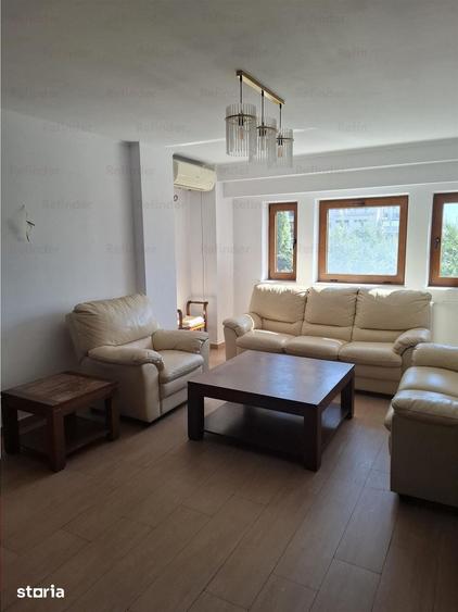 Apartament cu 3 camere decomandat în Centrul Civic