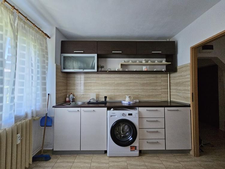 Apartament cu 2 camere semidecomandat în Brazda lui Novac