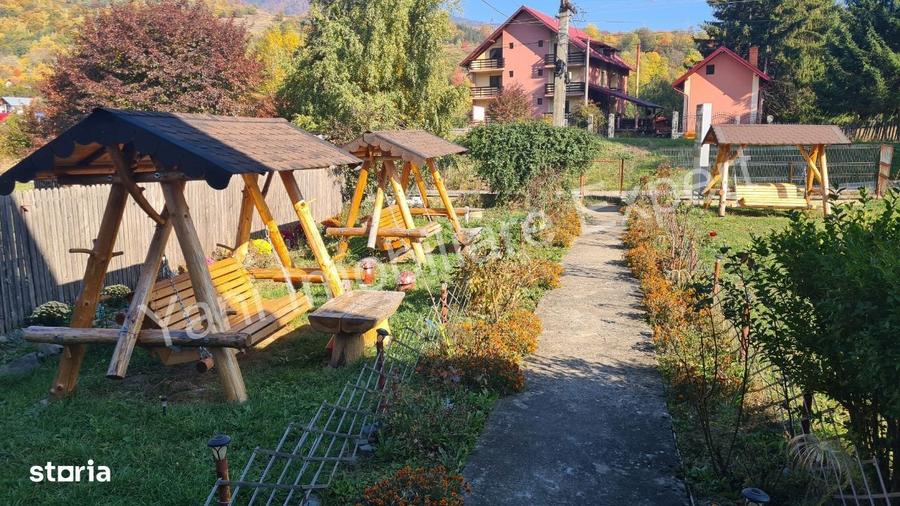Casă cu 4 camere în Căpățânenii Pământeni